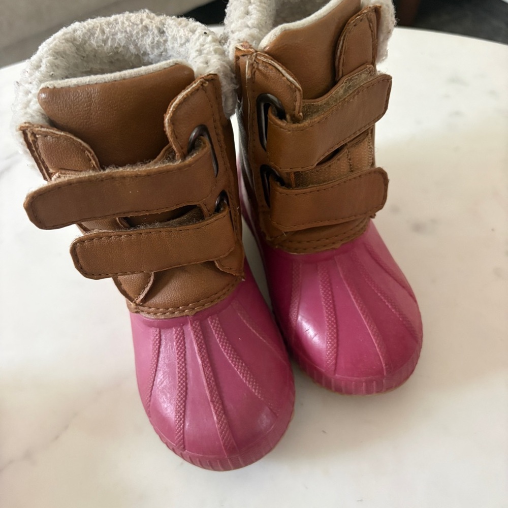 Gap thinsulate boots size 7/8